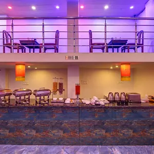 Gracious By Vishesh & Hotel New Delhi